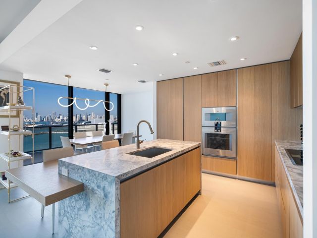 Apartment for rent  Unit #2702 - photo 6196059