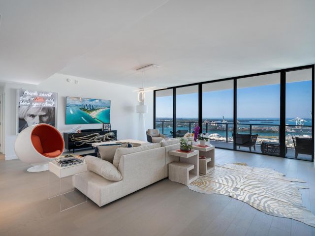 Apartment for rent  Unit #2702 - photo 6196061