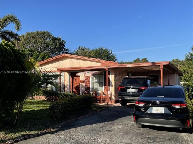 Home for sale at 691 NW 20th Ct - photo 5830292