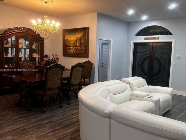 Home for sale at 2908 Augusta Dr - photo 5729534