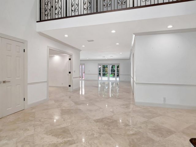 Home for sale at 930 N Parkside Circle N - photo 5822596