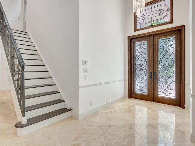 Home for sale at 930 N Parkside Circle N - photo 5822598