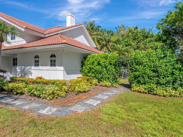 Home for sale at 930 N Parkside Circle N - photo 5822599