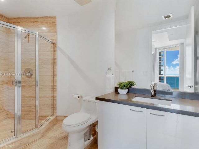 Apartment for sale  Unit #1407 - photo 5771506