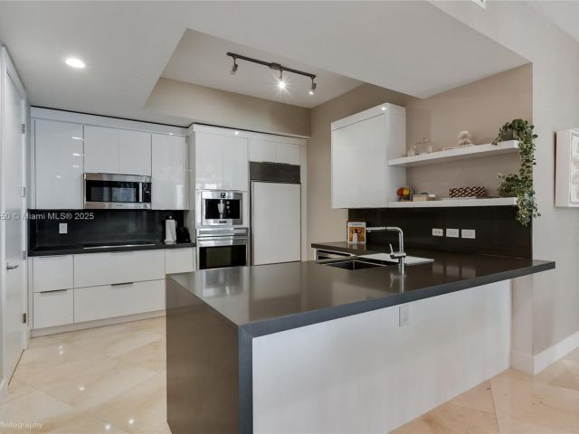 Apartment for sale  Unit #1407 - photo 5771513