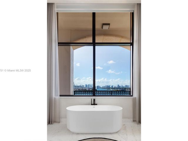 Apartment for sale  Unit #6802 - photo 5786770