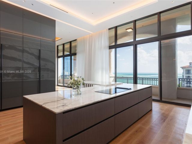 Apartment for sale  Unit #6802 - photo 5786774