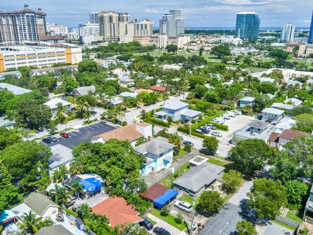 Home for sale at 1311 Georgia Avenue - photo 5748334