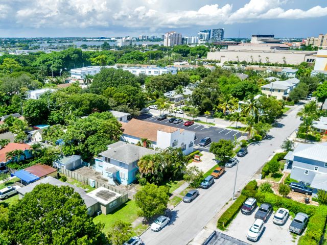 Home for sale at 1311 Georgia Avenue - photo 5748338