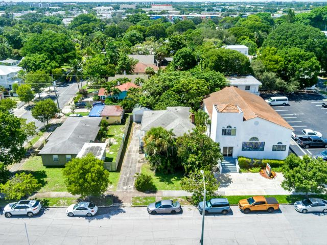 Home for sale at 1311 Georgia Avenue - photo 5748341