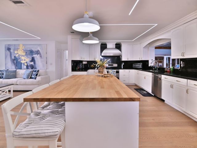 Home for sale at 30 SW 136th Ave - photo 5766621