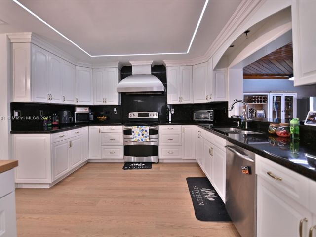 Home for sale at 30 SW 136th Ave - photo 5766629