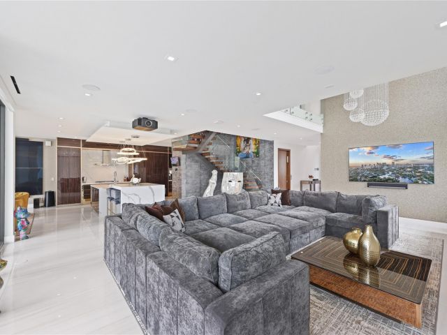 Home for sale at 509 Coconut Isle Dr - photo 5796437