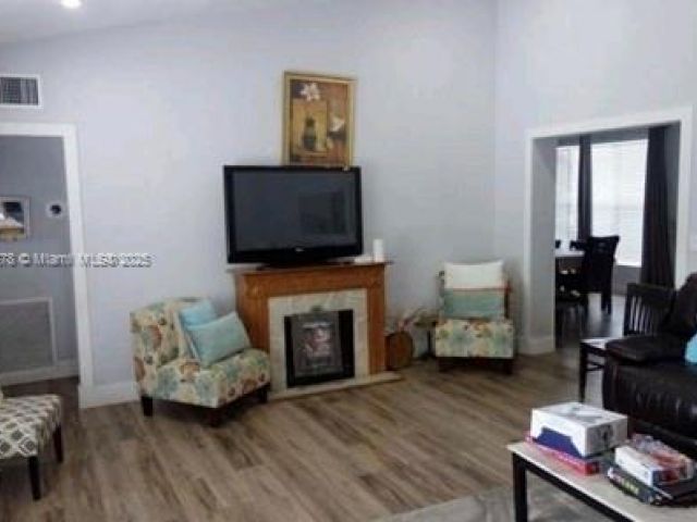 Home for sale at 8320 NW 10 Ave - photo 5733232