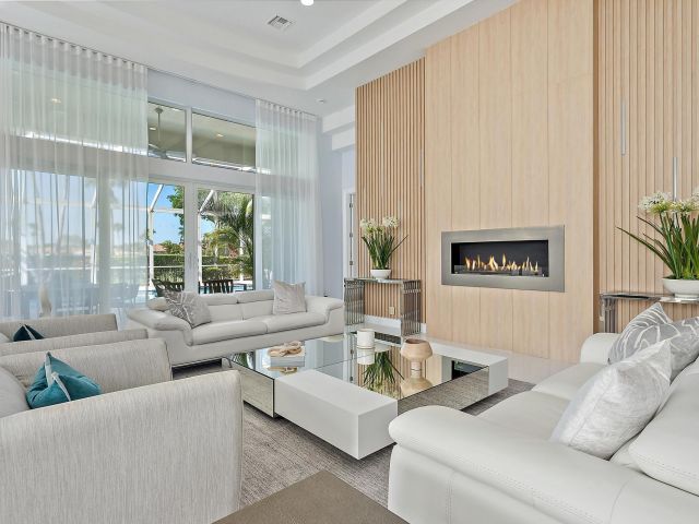 Home for sale at 8988 Lakes Boulevard - photo 5748347