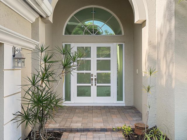 Home for sale at 8988 Lakes Boulevard - photo 5748349