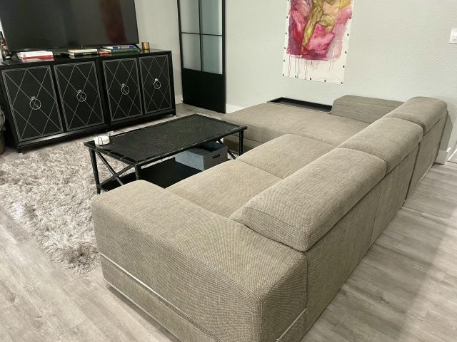 Home for rent at 615 SW 9 Street - photo 5760310