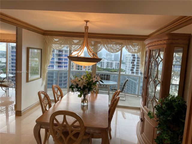 Apartment for rent  Unit #1906 - photo 5737794