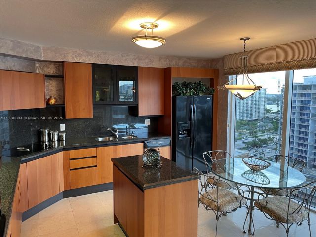 Apartment for rent  Unit #1906 - photo 5737796