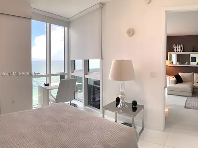 2-bedroom condo for rent in Sunny Isles Beach - 18201 Collins Ave 3906 - MondialRealty