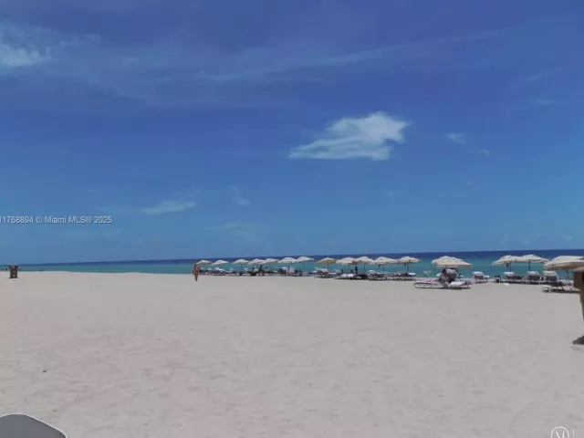 2-bedroom condo for rent in Sunny Isles Beach - 18201 Collins Ave 3906 - MondialRealty