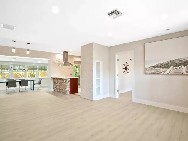 3-bedroom home for sale in Fort Lauderdale - 2725 NE 21st Ave - MondialRealty