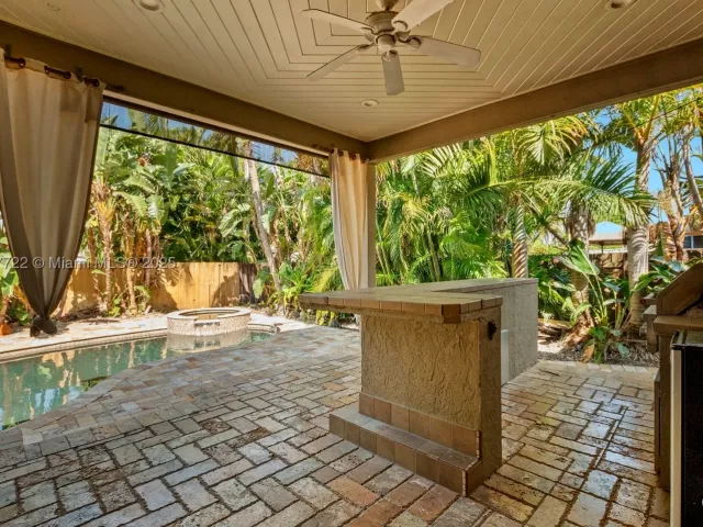 3-bedroom home for sale in Fort Lauderdale - 2725 NE 21st Ave - MondialRealty