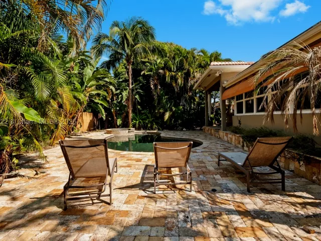 3-bedroom home for sale in Fort Lauderdale - 2725 NE 21st Ave - MondialRealty