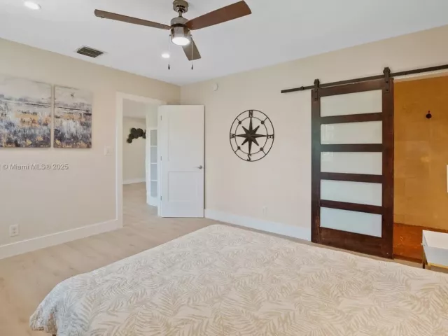 3-bedroom home for sale in Fort Lauderdale - 2725 NE 21st Ave - MondialRealty