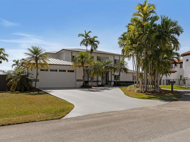 Home for sale at 9880 SW 148th Ter - photo 5777021