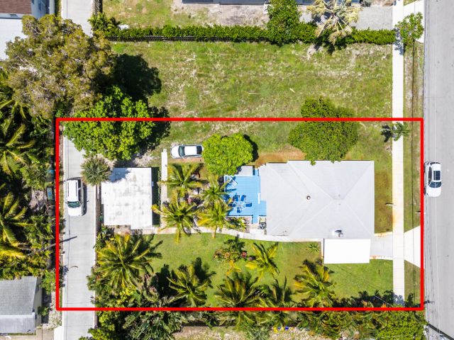 Home for sale at 320 SE 4th Avenue - photo 5794113