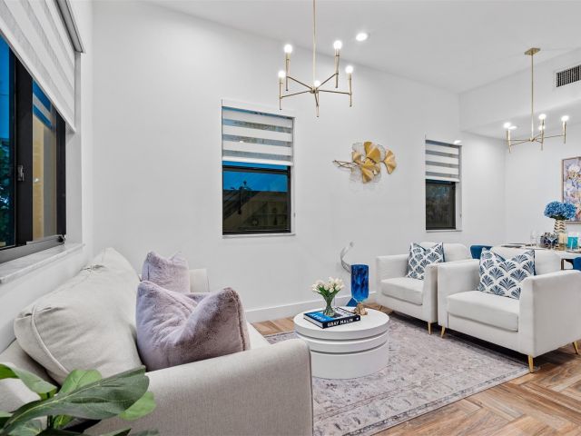 Home for sale at 605 NE 15th Ave - photo 5802930