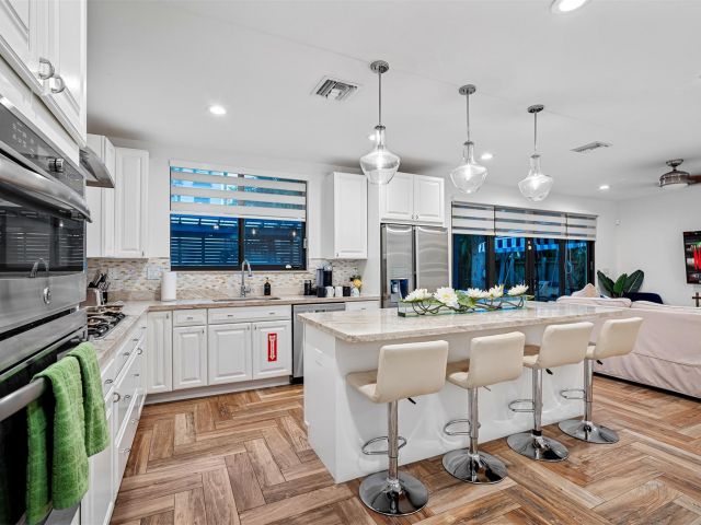 Home for sale at 605 NE 15th Ave - photo 5802937