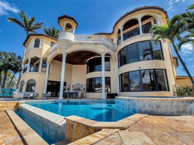 Home for rent at 1011 Rhodes Villa Avenue - photo 5768504