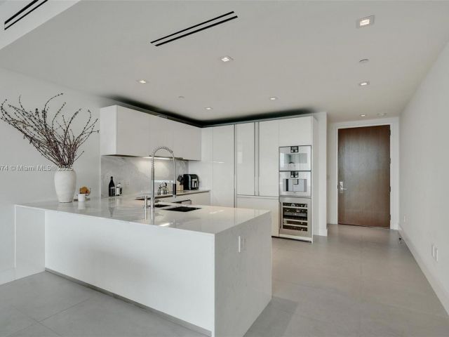 Apartment for rent  Unit #404 - photo 5818245