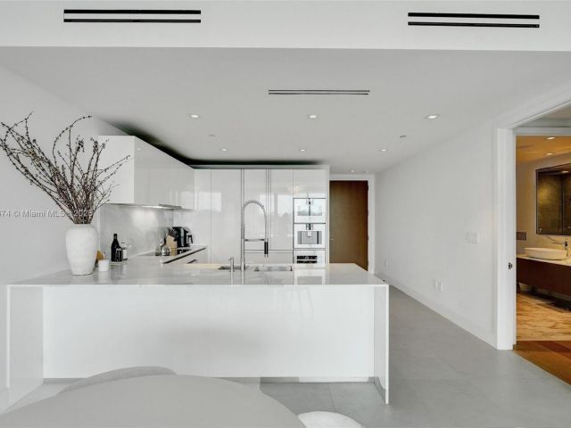 Apartment for rent  Unit #404 - photo 5818246