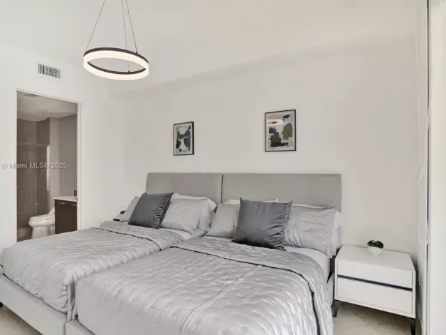 Apartment for sale  Unit #3504 - photo 5771220