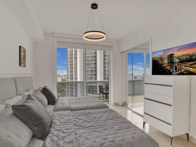 Apartment for sale  Unit #3504 - photo 5771222