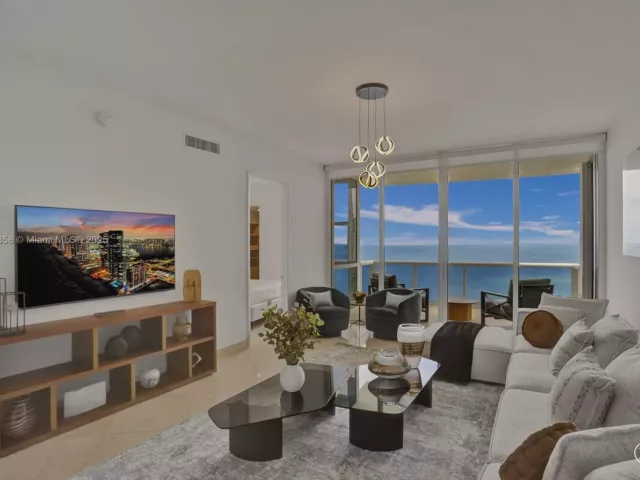 Apartment for sale  Unit #3504 - photo 5771230