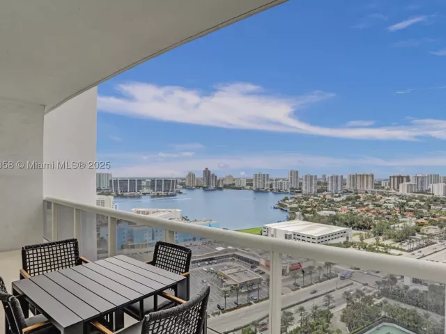 3-bedroom condo for sale in Sunny Isles Beach - 18101 Collins Ave 3504 - MondialRealty
