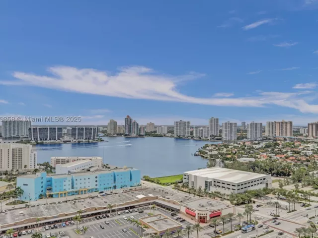 3-bedroom condo for sale in Sunny Isles Beach - 18101 Collins Ave 3504 - MondialRealty