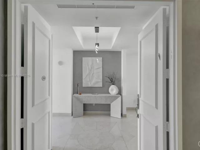 Apartment for sale  Unit #3504 - photo 5771213