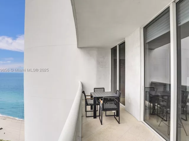 3-bedroom condo for sale in Sunny Isles Beach - 18101 Collins Ave 3504 - MondialRealty