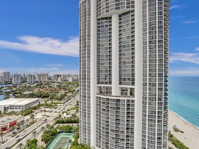 3-bedroom condo for sale in Sunny Isles Beach - 18101 Collins Ave 3504 - MondialRealty