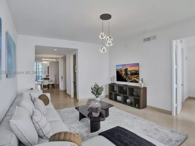 3-bedroom condo for sale in Sunny Isles Beach - 18101 Collins Ave 3504 - MondialRealty