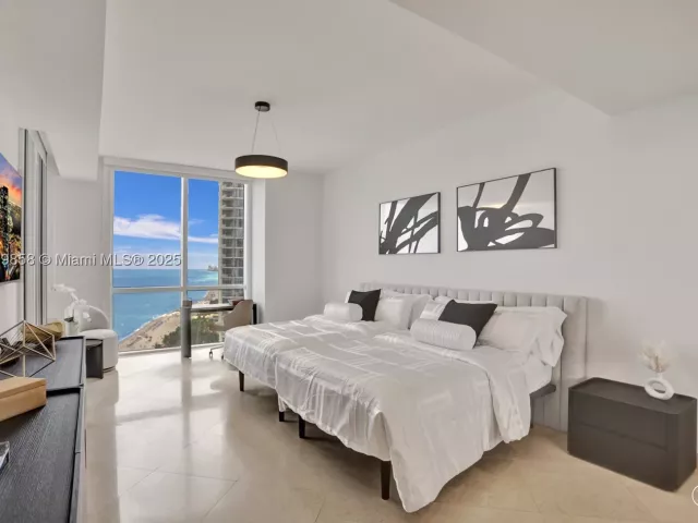 3-bedroom condo for sale in Sunny Isles Beach - 18101 Collins Ave 3504 - MondialRealty