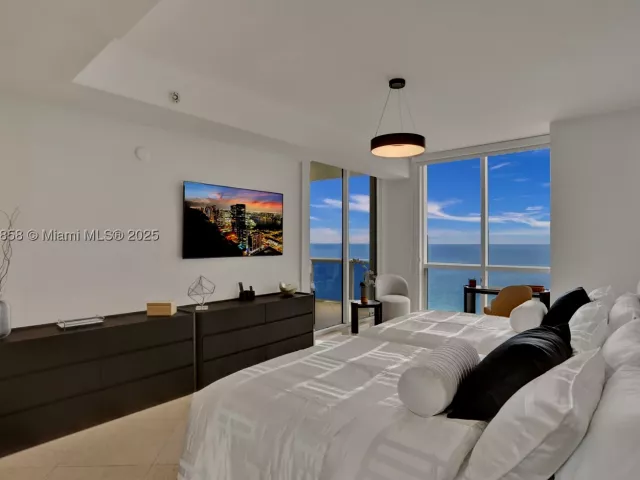 3-bedroom condo for sale in Sunny Isles Beach - 18101 Collins Ave 3504 - MondialRealty