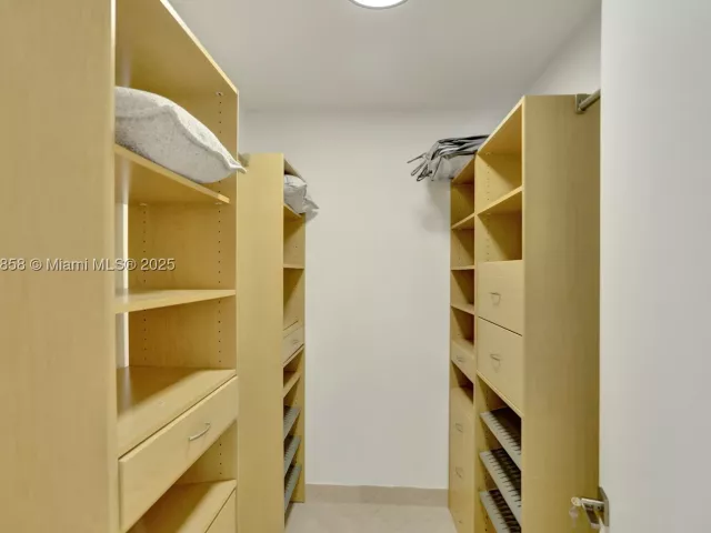 3-bedroom condo for sale in Sunny Isles Beach - 18101 Collins Ave 3504 - MondialRealty