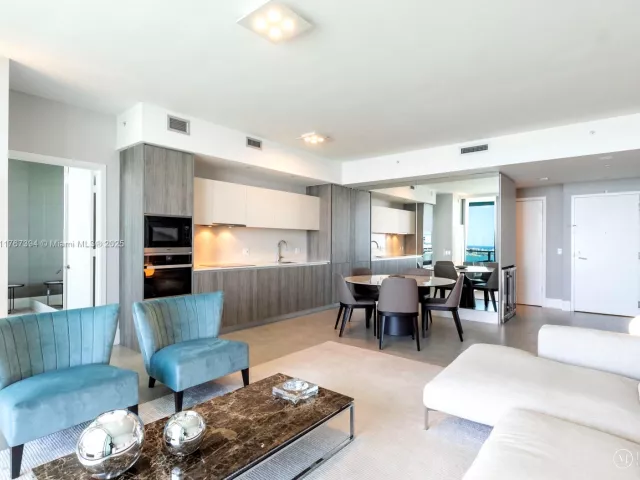 Apartment for sale  Unit #3904 - photo 5775626