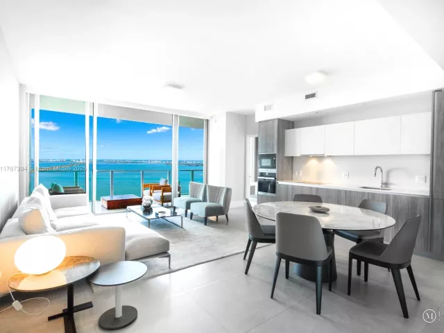 Apartment for sale  Unit #3904 - photo 5775629